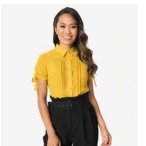 Unique Vintage mustard colored chiffon short sleeved blouse, size medium